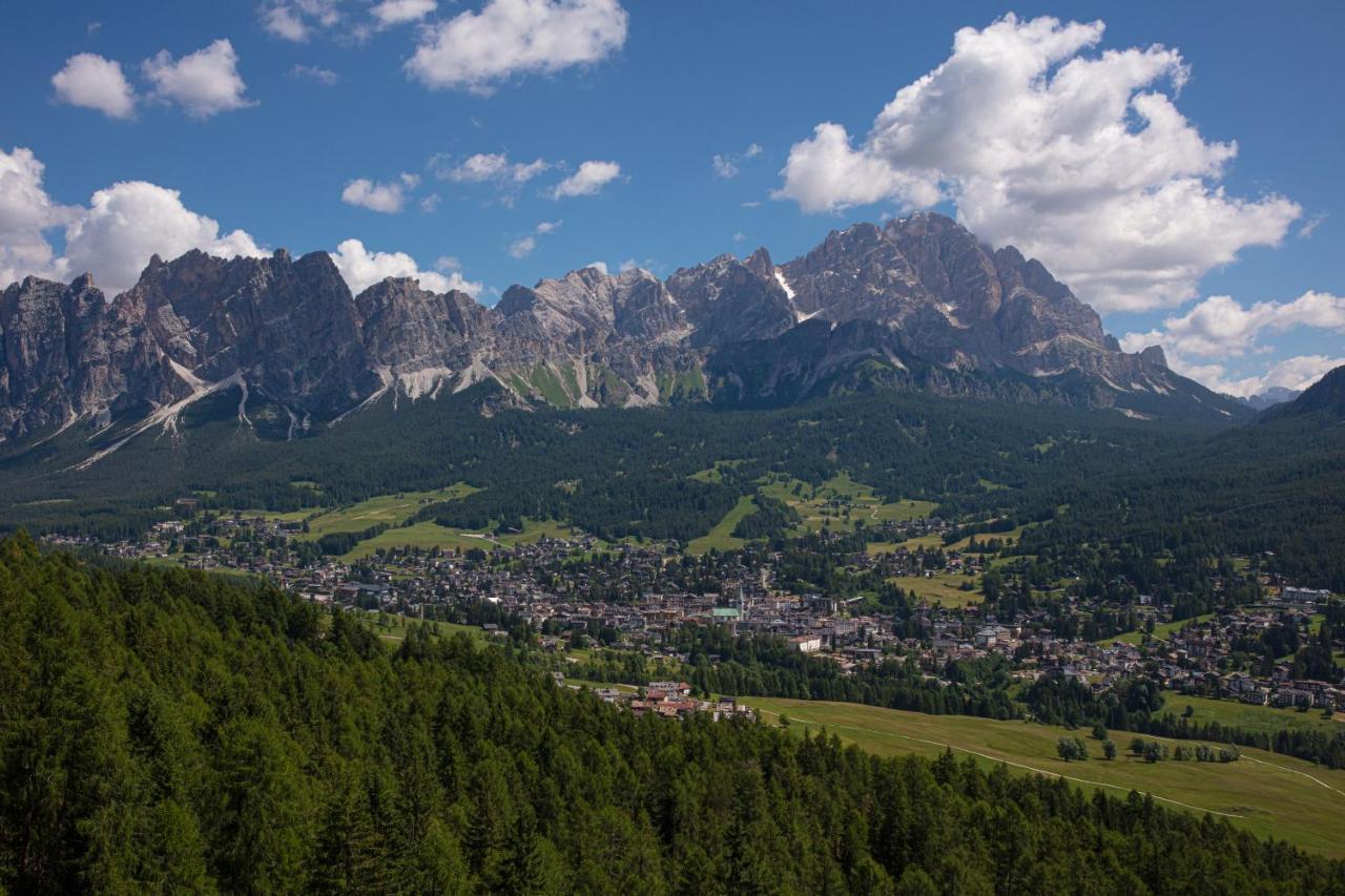 Cortina-House Apartment Cortina d'Ampezzo Exterior photo